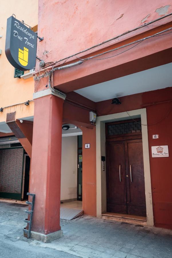 Residenza Due Torri Check In Presso Hotel Centrale Vicolo Cattani 7 โบโลญญา ภายนอก รูปภาพ