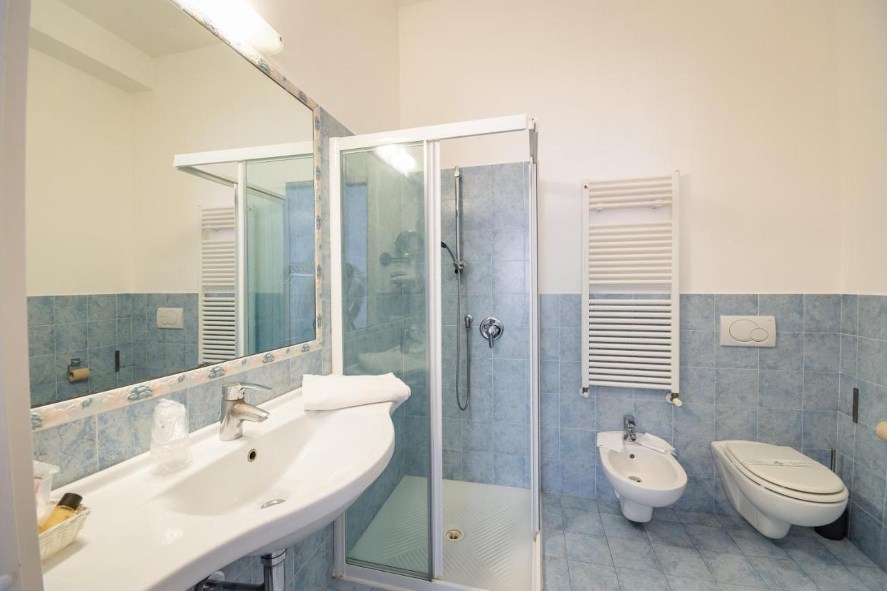 Residenza Due Torri Check In Presso Hotel Centrale Vicolo Cattani 7 โบโลญญา ภายนอก รูปภาพ