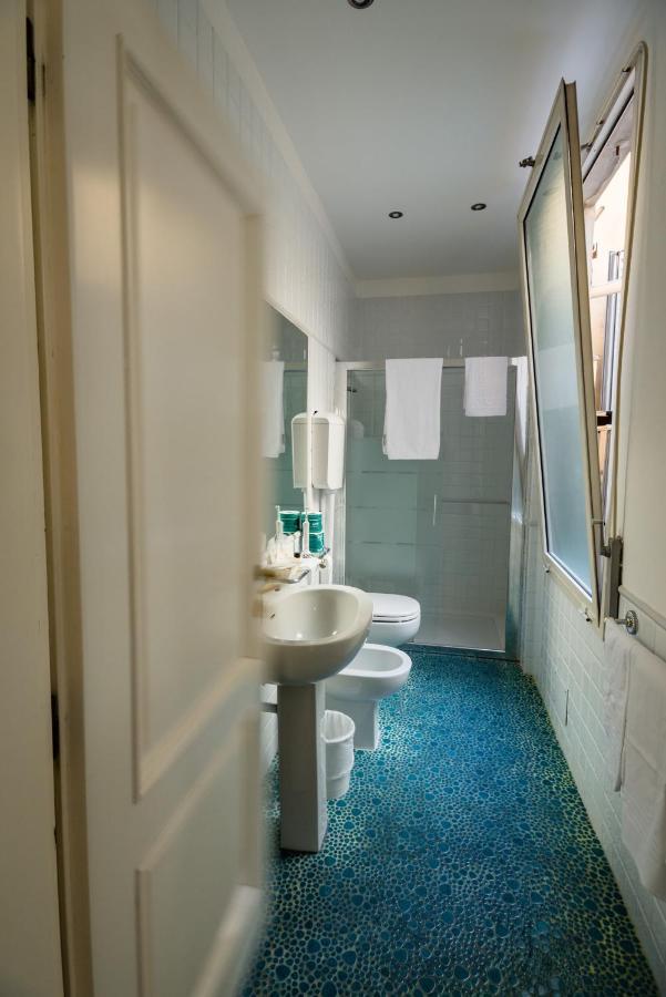 Residenza Due Torri Check In Presso Hotel Centrale Vicolo Cattani 7 โบโลญญา ภายนอก รูปภาพ