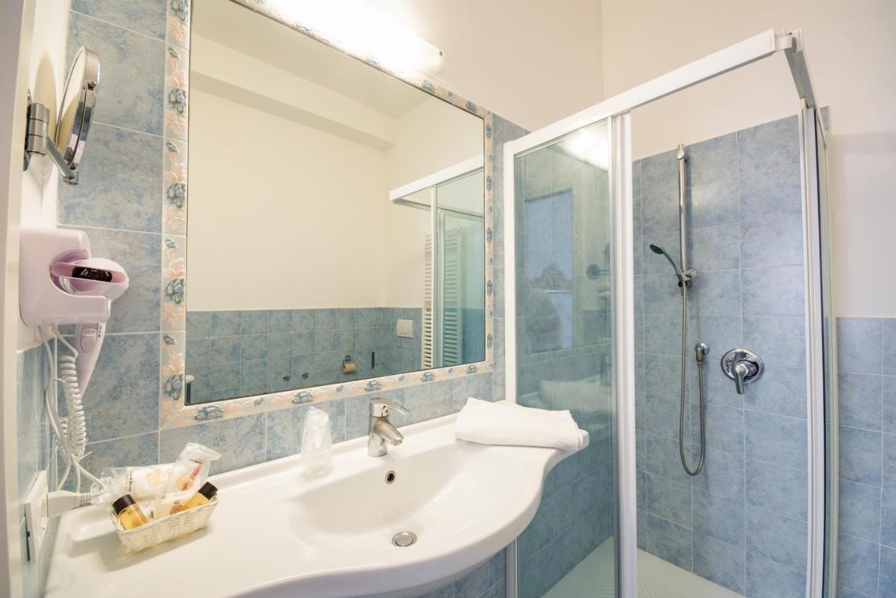 Residenza Due Torri Check In Presso Hotel Centrale Vicolo Cattani 7 โบโลญญา ภายนอก รูปภาพ