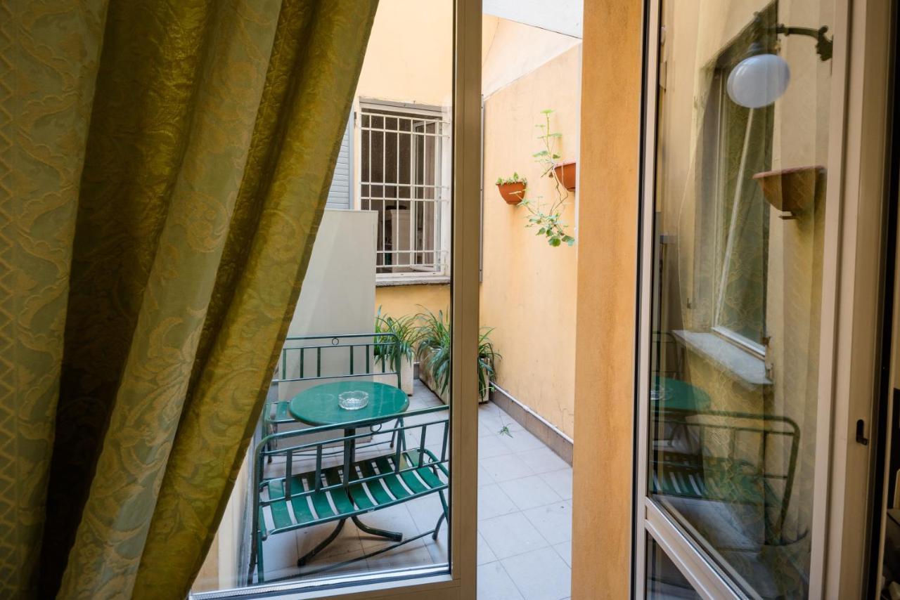 Residenza Due Torri Check In Presso Hotel Centrale Vicolo Cattani 7 โบโลญญา ภายนอก รูปภาพ