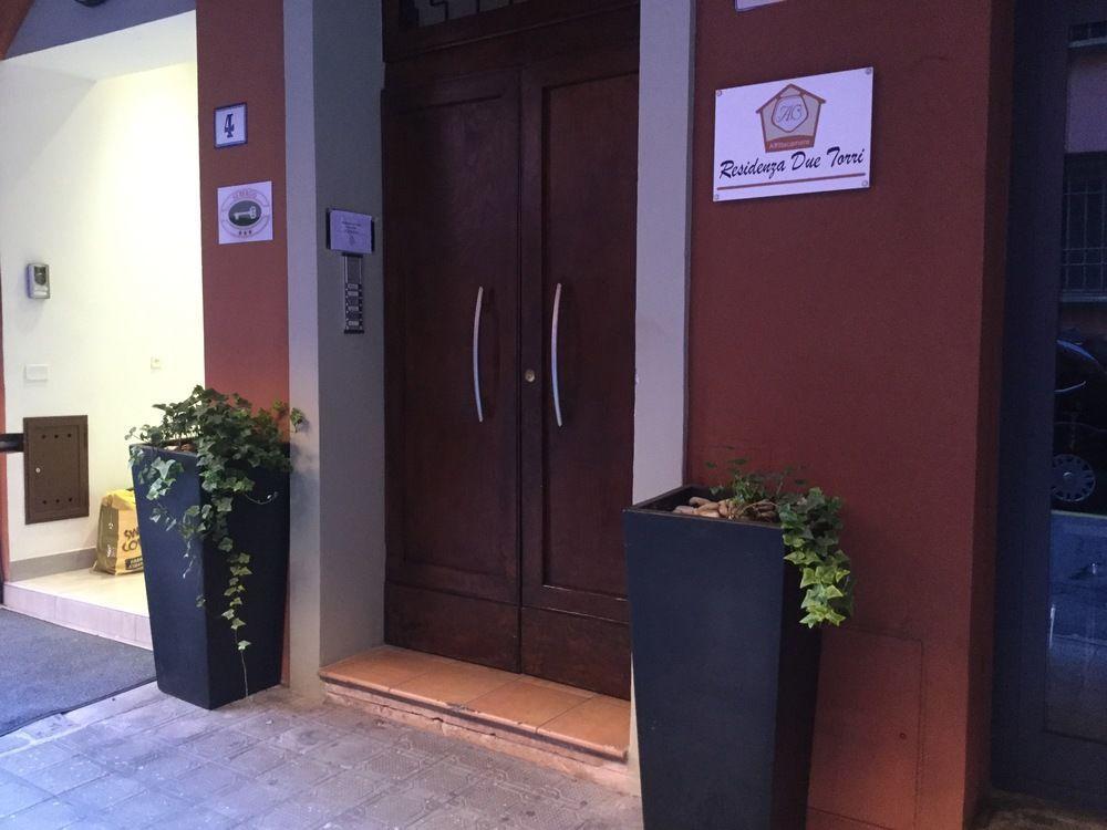 Residenza Due Torri Check In Presso Hotel Centrale Vicolo Cattani 7 โบโลญญา ภายนอก รูปภาพ