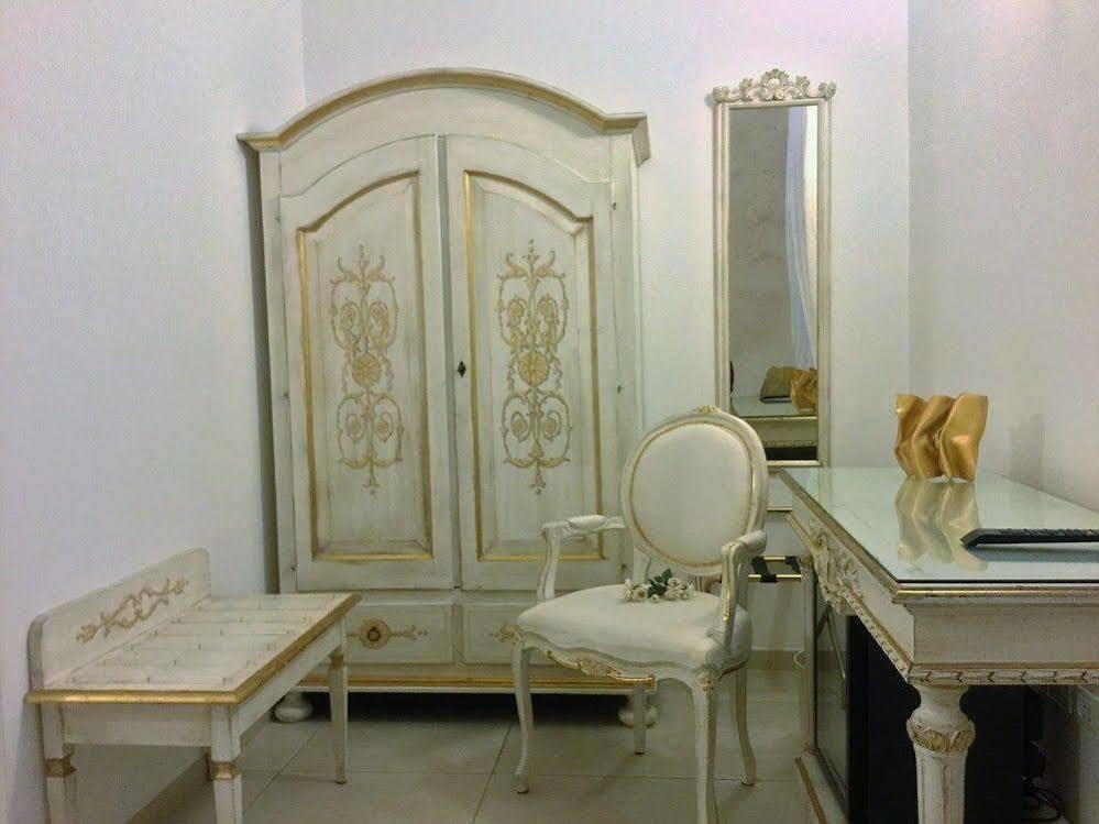 Residenza Due Torri Check In Presso Hotel Centrale Vicolo Cattani 7 โบโลญญา ภายนอก รูปภาพ